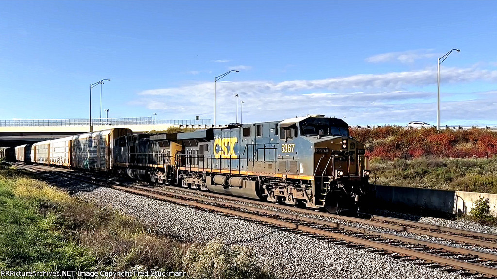 CSX 5387 leads east on 1 track.